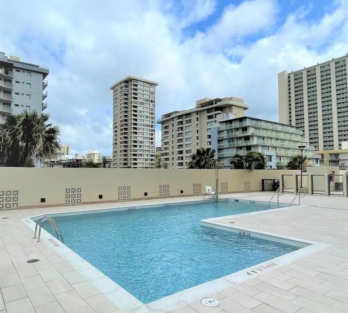 Aparthotel Island Vacations Honolulu